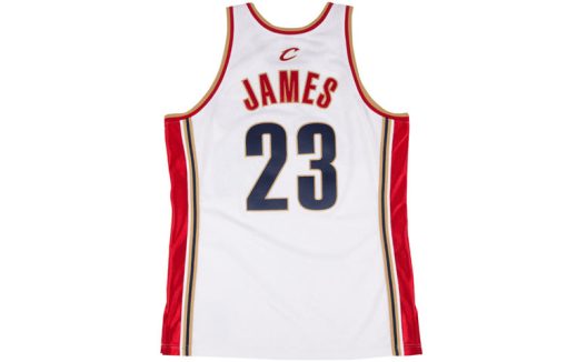 Mitchell & Ness Cleveland Cavaliers LeBron James 2003–2004 Swingman Jersey