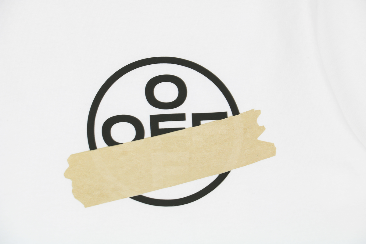 Off-White SS20 Yellow Rubber Arrow Print Short-Sleeve T-Shirt - White